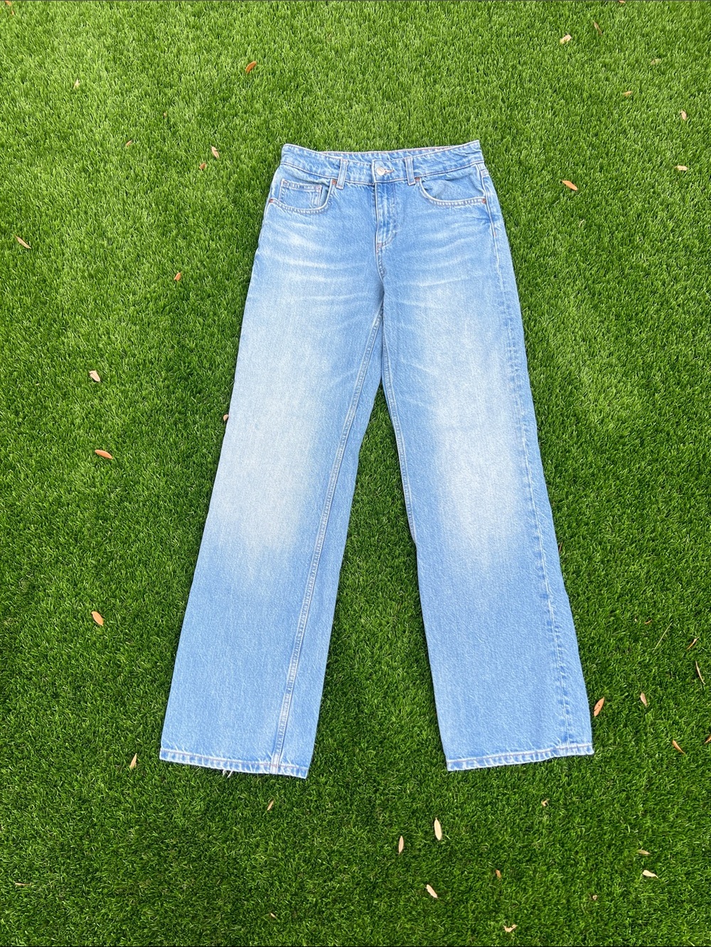 Zara - med blue - mid rise straight leg - Size 4